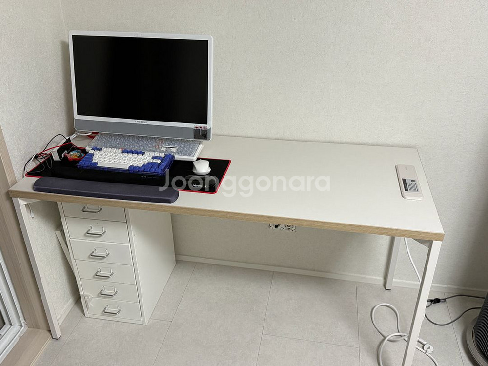 데스커 책장 + 책상 판매 (1400,6단,조명O)--1