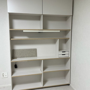 데스커 책장 + 책상 판매 (1400,6단,조명O)