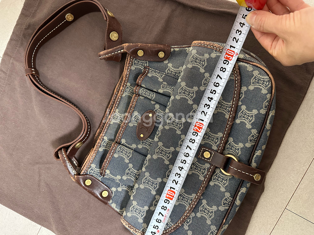 셀린느 트리오페 빈티지 숄더백--7