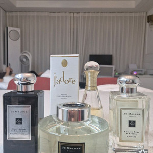 조말론프리지아/다크엠버/디퓨저잉글리쉬페어/디올 자도르 새상품 팝니다