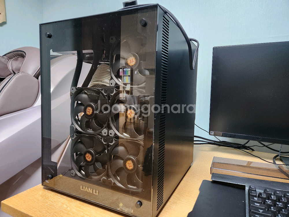 게이밍 PC 반본체 + 모니터 일체--8