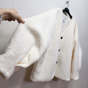 10cc 아이보리 부클퍼 버룬소매 오버자켓