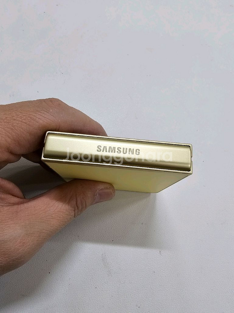 갤럭시 Z플립6 골드 512GB 정상공기기--3