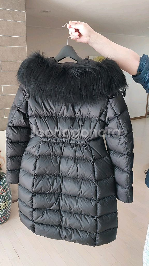 몽클레어 여성 25/26년 최신상보에딕롱패딩--4