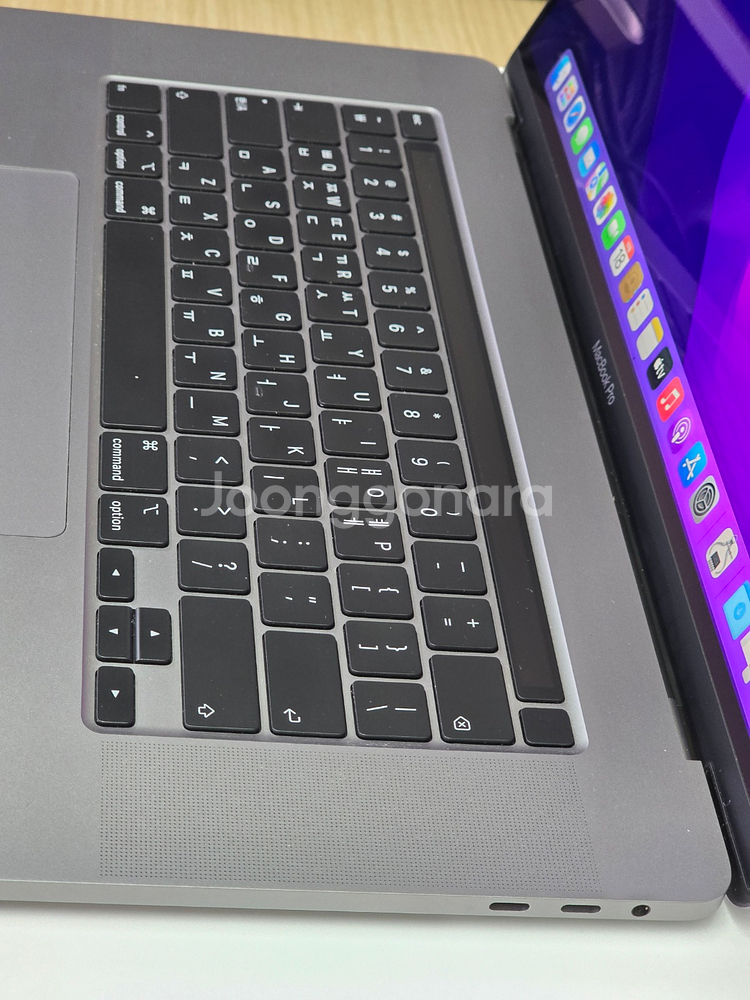 S급 맥북프로16 2019 i9 2.3G 32G 1TB RP 5500M 배터리 사이클 168 풀박스--3