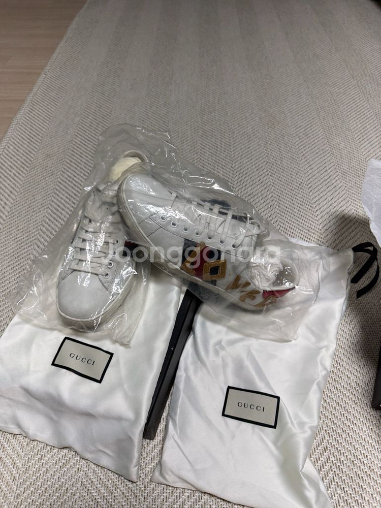 구찌 러브드 스니커즈 7사이즈 판매합니다.--2