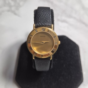 구찌 여성 금장시계 BTS 잔나비시계