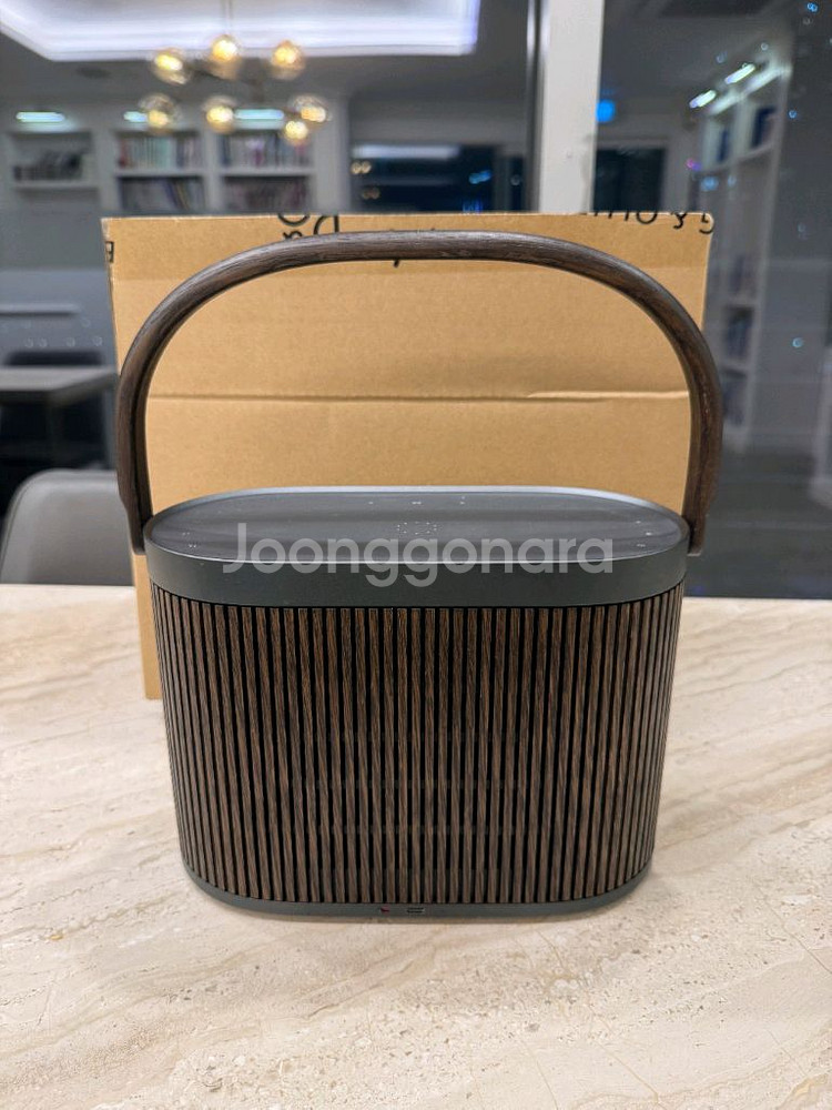 뱅앤올룹슨 베오사운드 A5 Dark Oak 프리미엄 블루투스 스피커--4