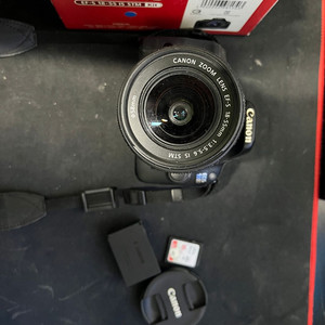 캐논 EOS-100D + 18-55번들 + SIGMA 30MM 1.4F(구형삼식이캐논마운트) 일괄판매합니다.