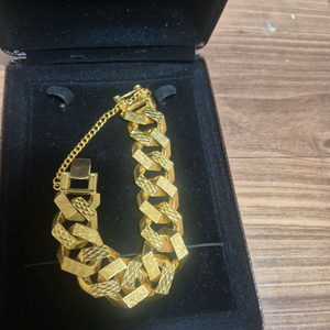 24k 순금 30돈 팔찌 팝니다