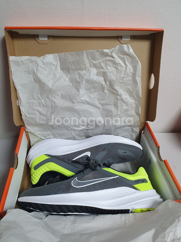 [ 새상품 / 정품 ] 300mm 나이키 퀘스트5--0