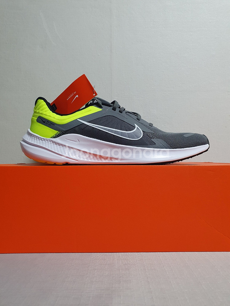 [ 새상품 / 정품 ] 300mm 나이키 퀘스트5--3