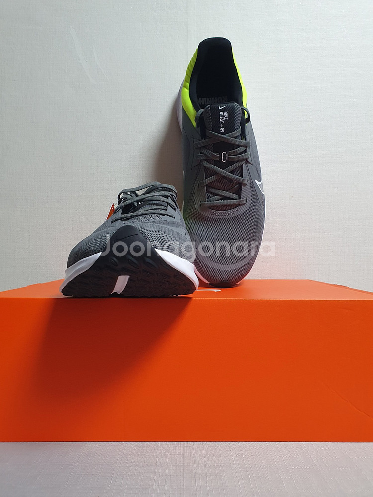 [ 새상품 / 정품 ] 300mm 나이키 퀘스트5--7