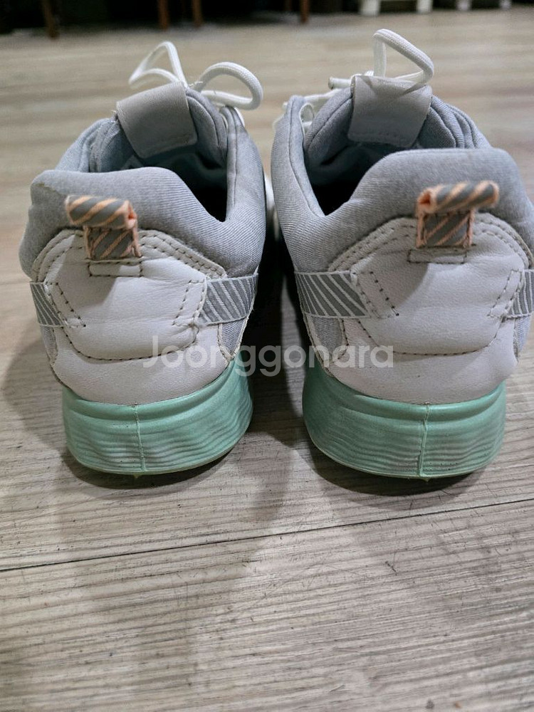 ECCO GOLF 스파이크리스 가죽골프화 36 225--3