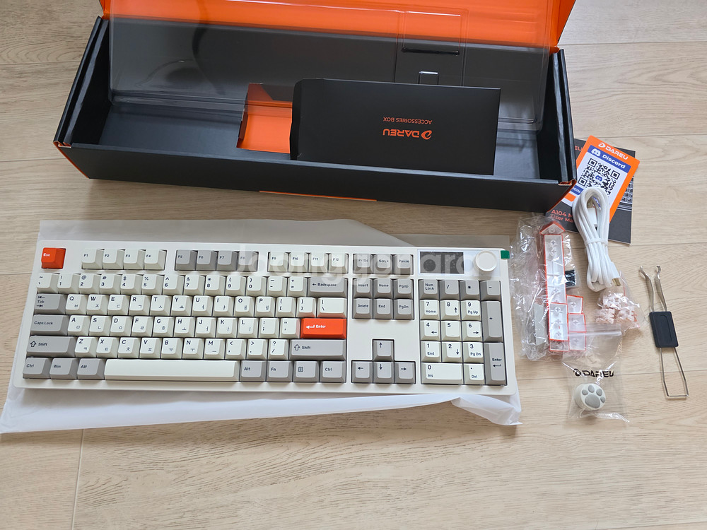 다얼유 A104 Master 8k 키보드 풀박스 팝니다--0