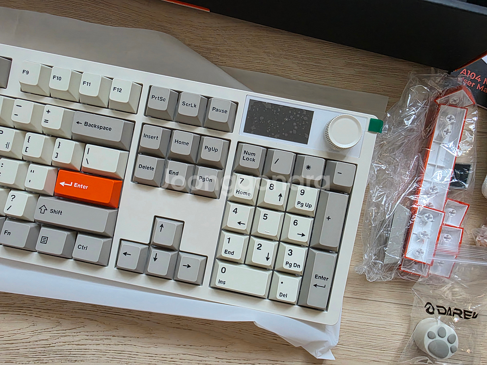 다얼유 A104 Master 8k 키보드 풀박스 팝니다--3