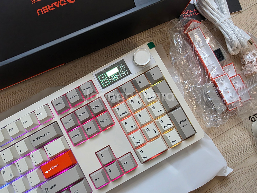 다얼유 A104 Master 8k 키보드 풀박스 팝니다--6