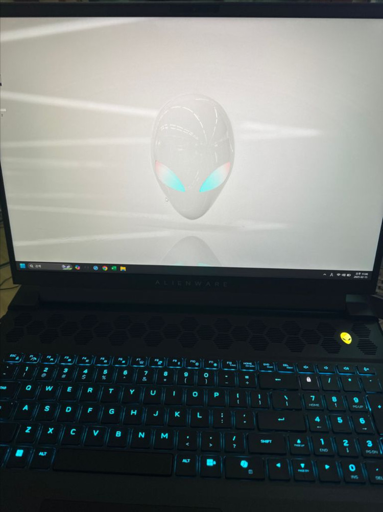 델에일리언웨어 노트북 m18 r2 rtx4070 급처 이미지