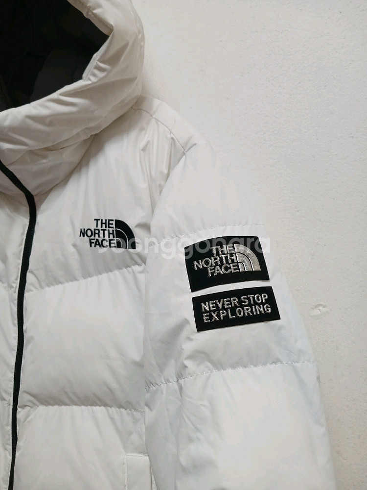 노스페이스 여성 화이트 패딩 점퍼 사이즈 90(S)--1