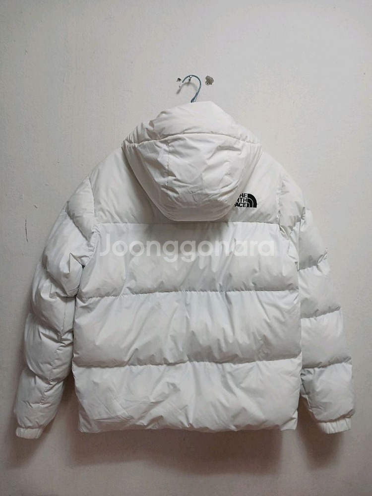 노스페이스 여성 화이트 패딩 점퍼 사이즈 90(S)--2