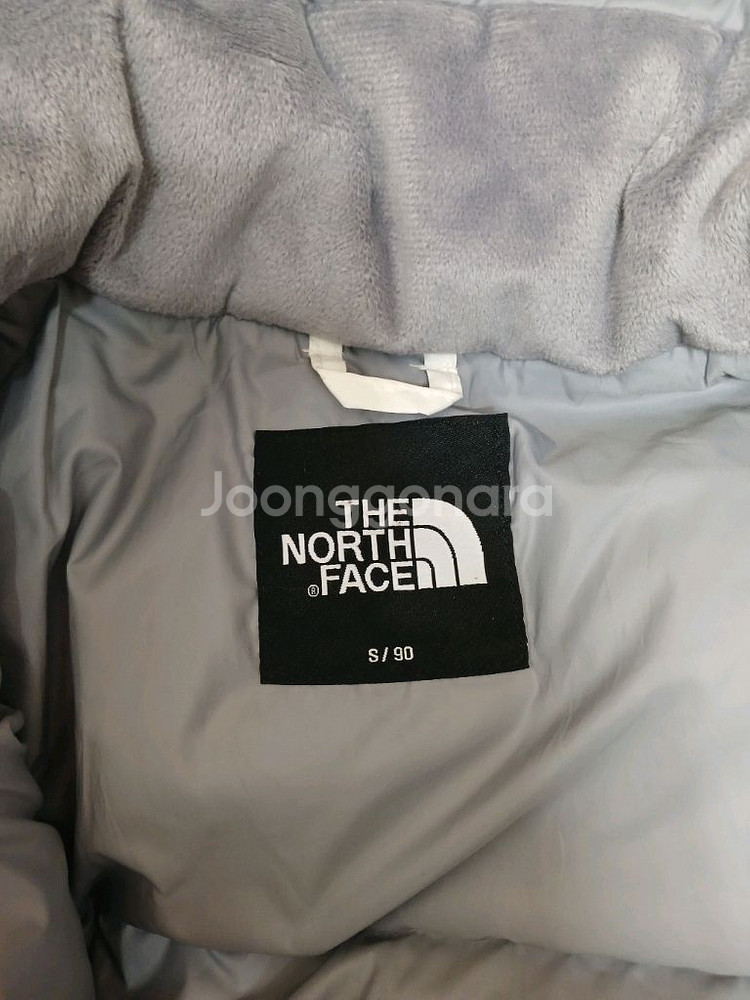 노스페이스 여성 화이트 패딩 점퍼 사이즈 90(S)--3