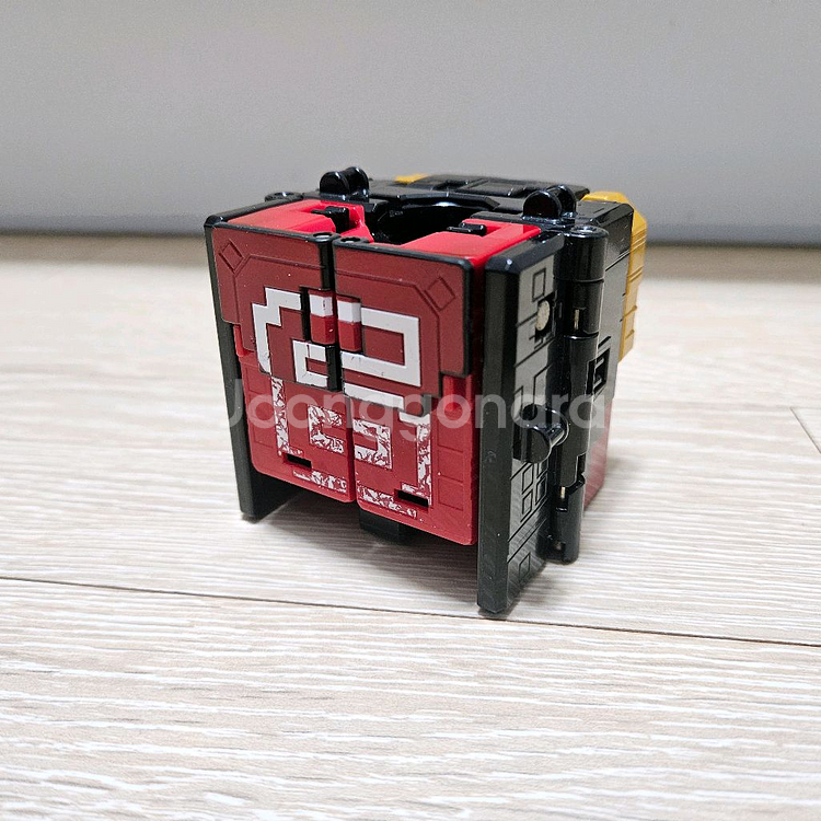 (주먹 2개 없음) 애니멀포스 큐브 고릴라 판매합니다.--2