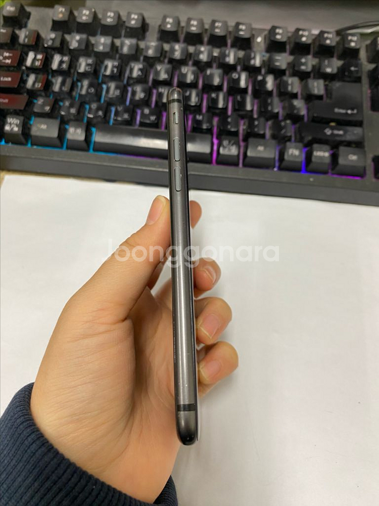 아이폰8 스그 액정SS급 256GB 배터리100%--4