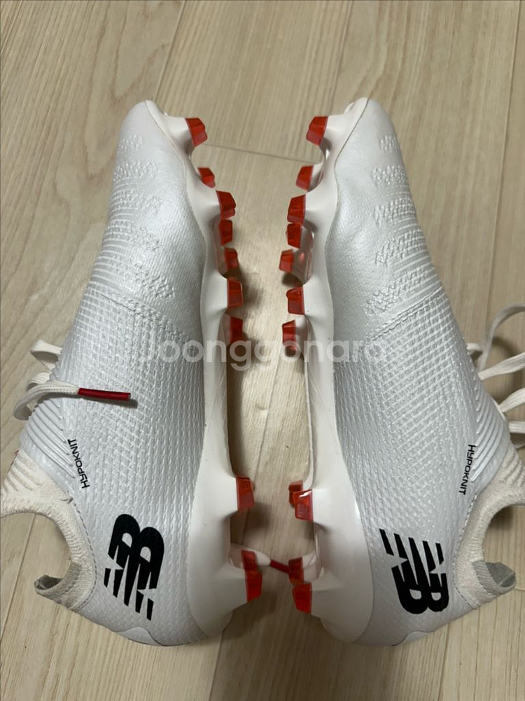 뉴발란스 퓨론 V7+ 프로 FG 250mm 축구화--2