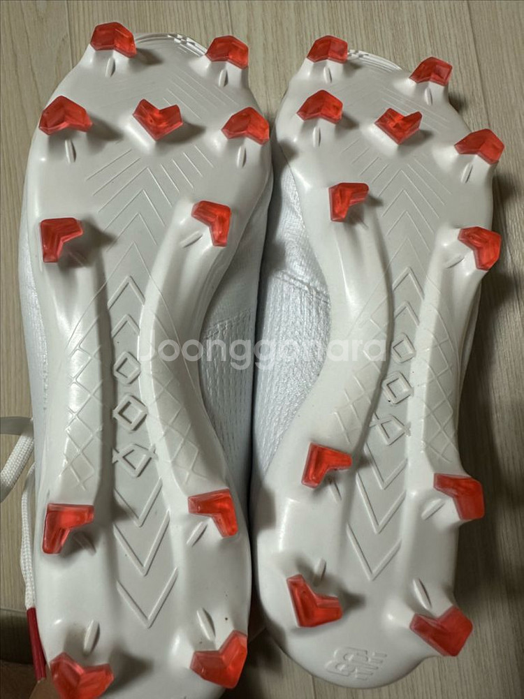 뉴발란스 퓨론 V7+ 프로 FG 250mm 축구화--4