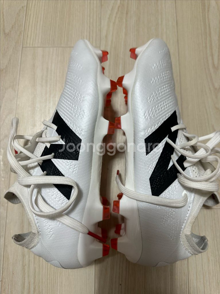 뉴발란스 퓨론 V7+ 프로 FG 250mm 축구화--3