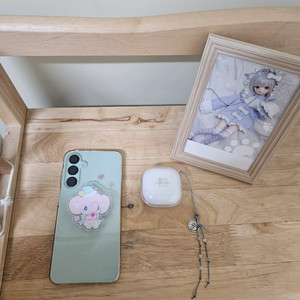 갤럭시 버즈2 화이트 케이스+왼쪽 사제 팁 2만원