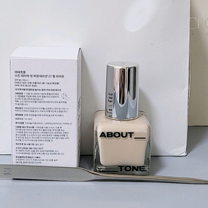 어바웃톤 파운데이션 새것(헤라 스파츌라 같이)