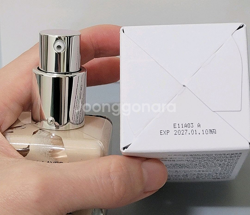 어바웃톤 파운데이션 새것(헤라 스파츌라 같이)--1