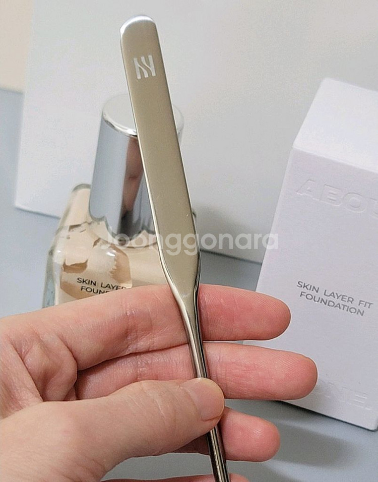 어바웃톤 파운데이션 새것(헤라 스파츌라 같이)--2