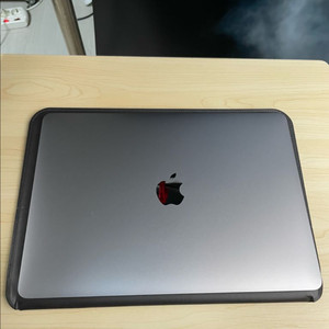 맥북 에어 M1 8gb RAM 256gb ssd 매직 마우스 세트