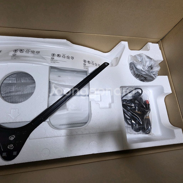 삼성 오디세이 g95nc 57인치 게이밍 모니터--3