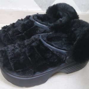 크록스 겨울용 스톰프 퀼팅 클로그 키높이 245~250