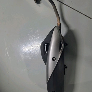 더뉴 pcx 순정머플러 판매합니다.