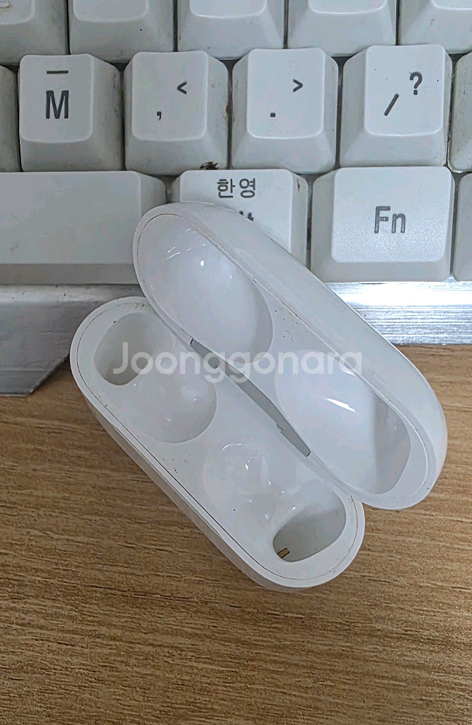 에어팟프로2세대 C타입 본체--2