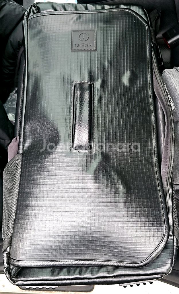 OVERM 검정색 백팩입니다--0