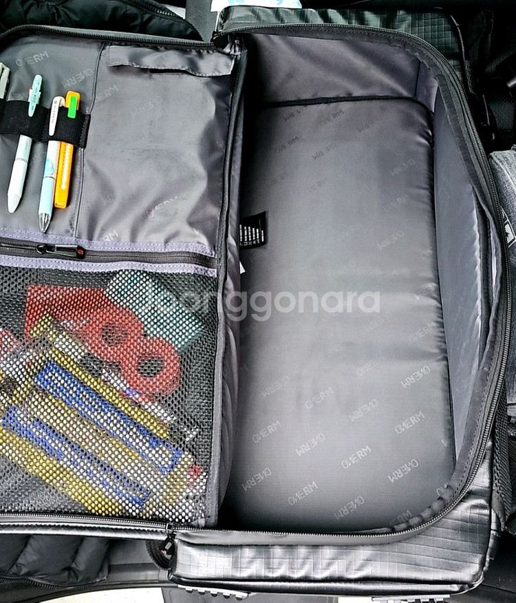 OVERM 검정색 백팩입니다--1