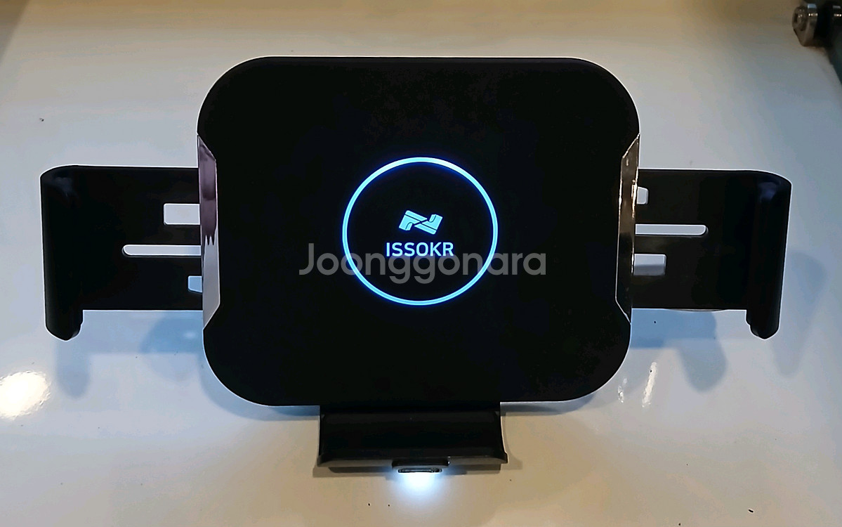 차량용품 무선 진공청소기 무선 충전거치대 일괄로 팝니다--6