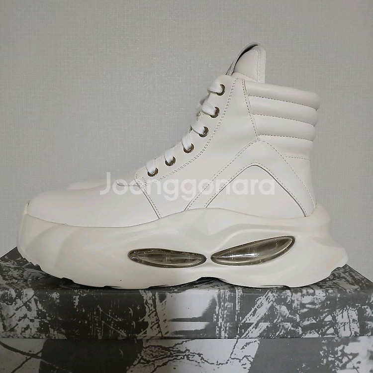 미사용 와이드팬츠랑 잘어울림 에어 하이탑 신발 키높이 운동화--4