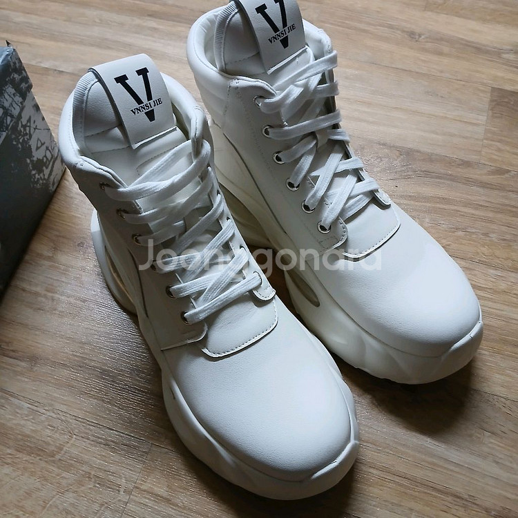 미사용 와이드팬츠랑 잘어울림 에어 하이탑 신발 키높이 운동화--5