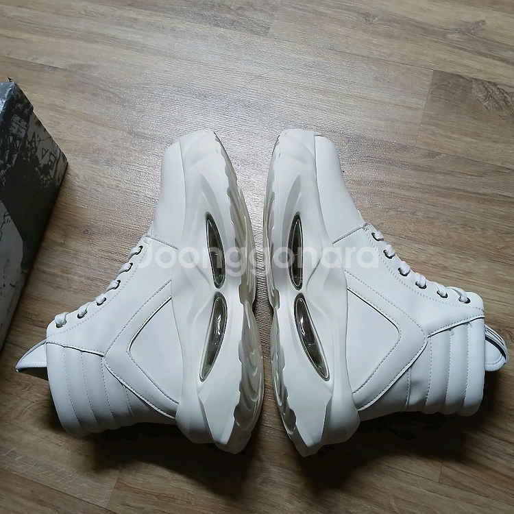 미사용 와이드팬츠랑 잘어울림 에어 하이탑 신발 키높이 운동화--6