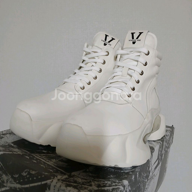 미사용 와이드팬츠랑 잘어울림 에어 하이탑 신발 키높이 운동화--3
