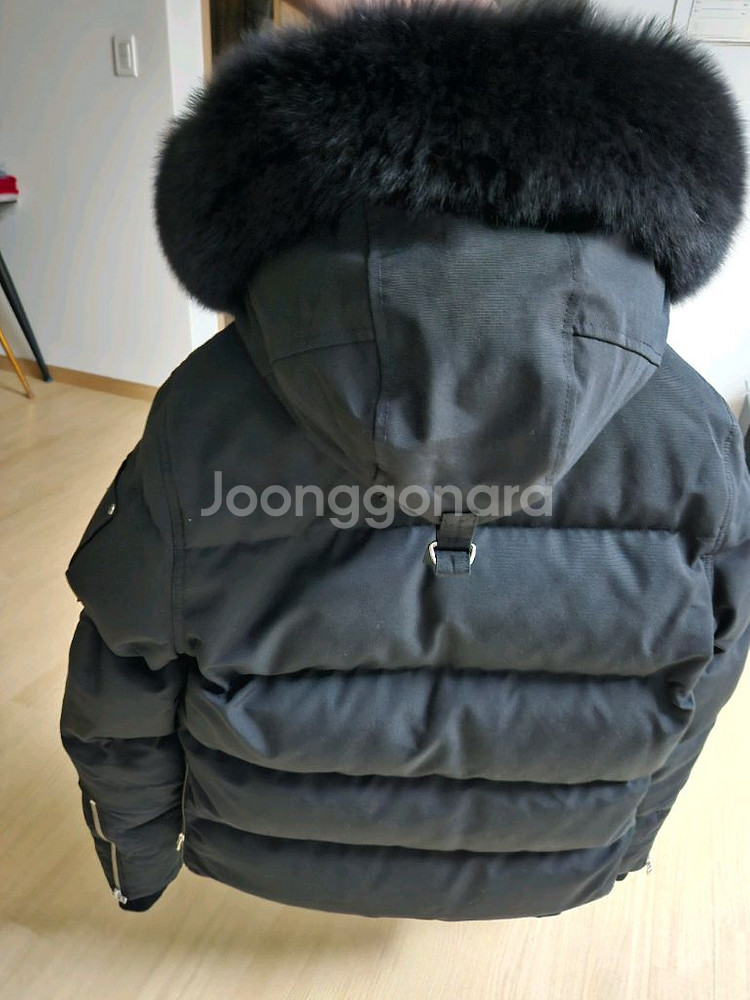 무스너클 쓰리쿼터 팔아요(M)23년식 거의새것--1