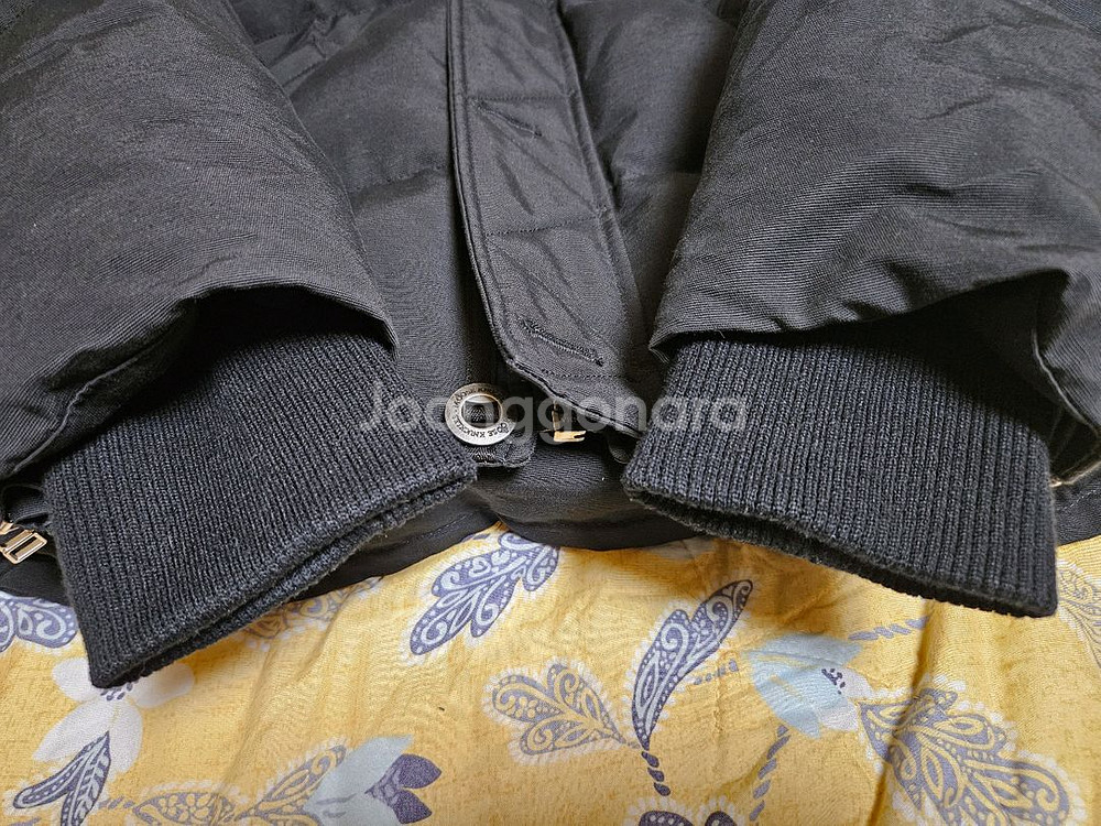 무스너클 쓰리쿼터 팔아요(M)23년식 거의새것--8