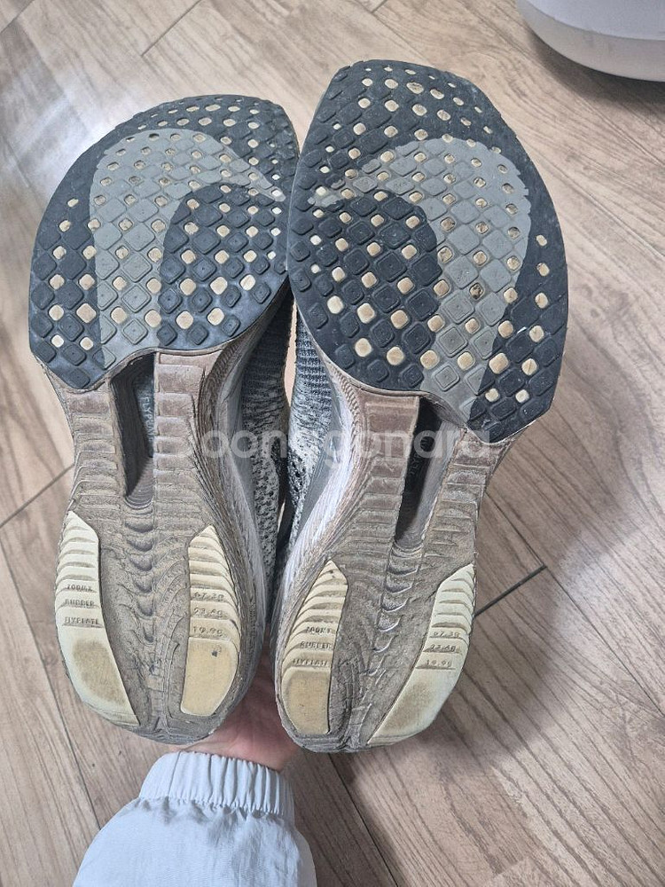 정품 나이키 런닝화 베이퍼플라이3 275--1