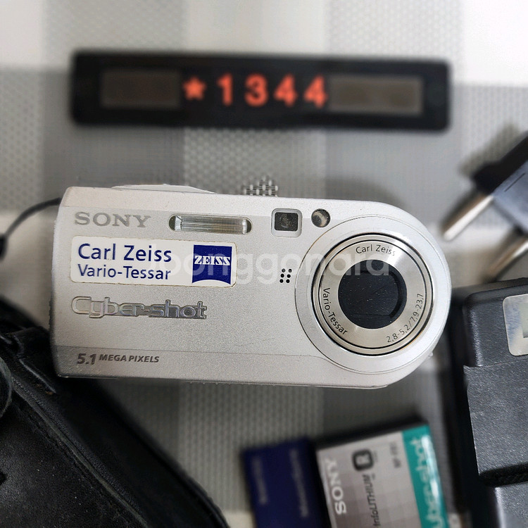 소니 사이버샷 DSC-P100 실버바디 디지털카메라--1